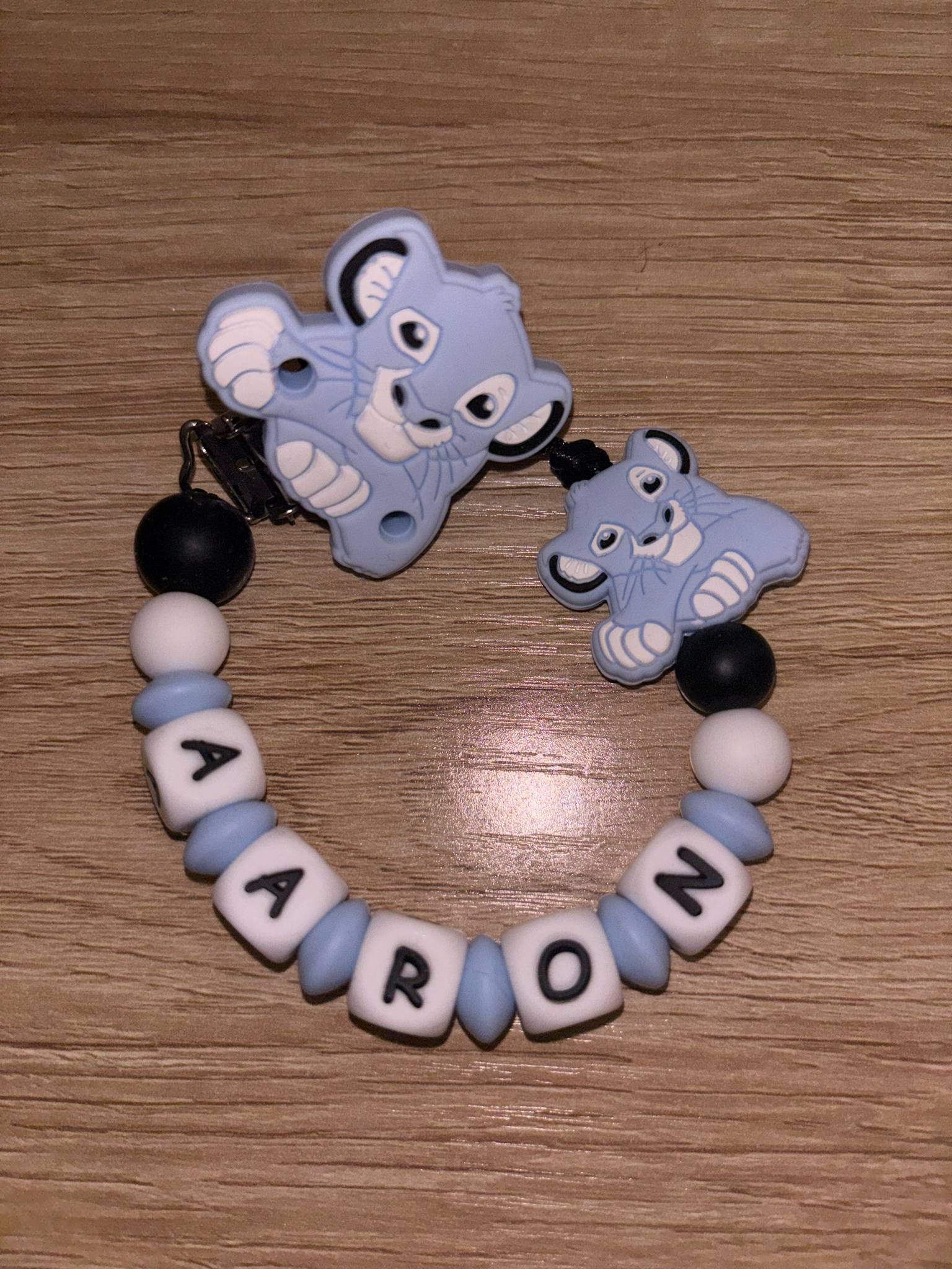 Attache tétine Roi Lion bleu