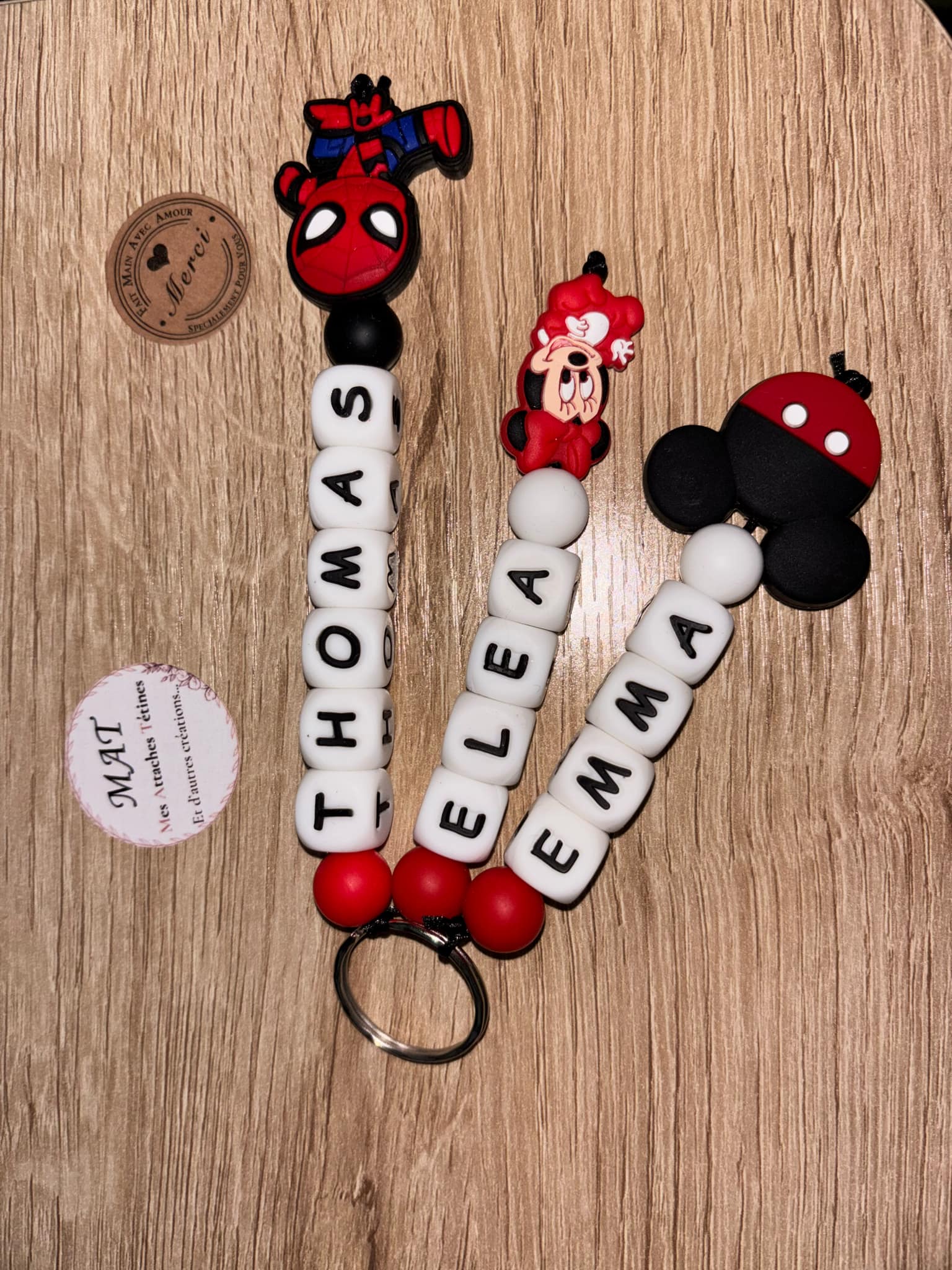 Porte clé 3 prénoms AVEC motif